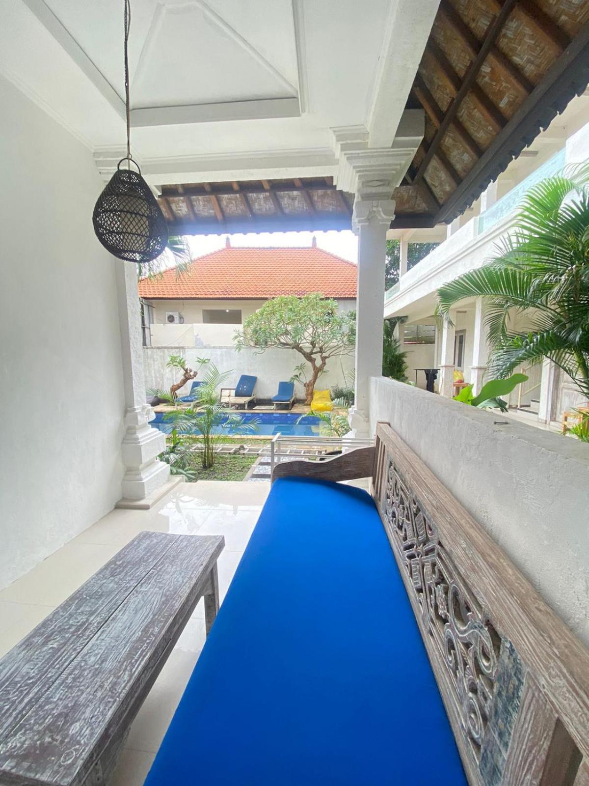 Adore Guesthouse Amed Buitenkant foto